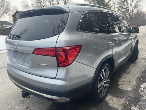 Used 2017 Honda Pilot Touring image 6