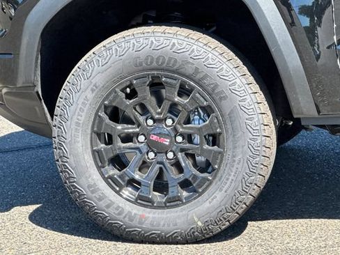 New 2026 GMC Canyon Elevation w/ Convenience Package RWD image 31
