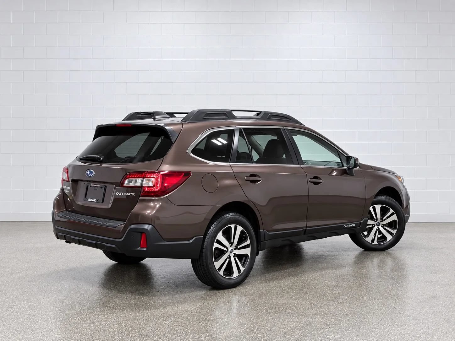 Used 2019 Subaru Outback 2.5i Limited AWD/4WD image 3