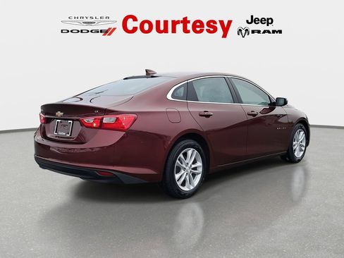 Used 2016 Chevrolet Malibu LT w/ Driver Confidence Package image 5