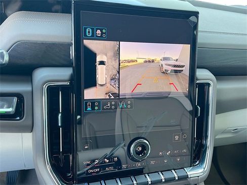 New 2026 GMC Yukon XL Denali image 9