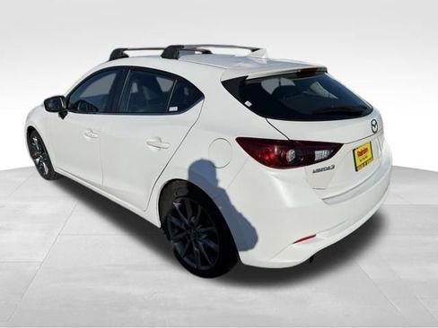Used 2018 MAZDA MAZDA3 Touring image 8