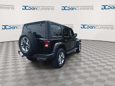 Used 2022 Jeep Wrangler Unlimited Sahara w/ Cold Weather Group AWD/4WD image 8
