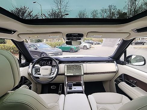 Used 2025 Land Rover Range Rover Long Wheelbase SE image 21