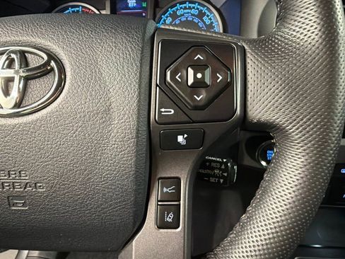 Used 2020 Toyota Tacoma TRD Sport w/ TRD Premium Sport Package AWD/4WD image 23