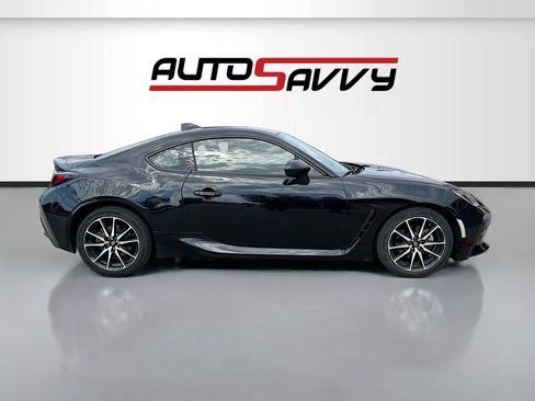 Used 2023 Toyota GR86 w/ ALL Weather Mat Package (TMS) RWD image 8