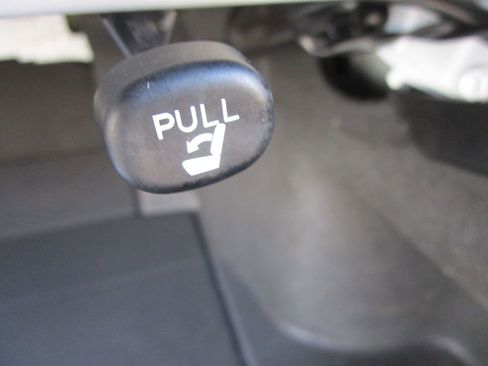 Used 2020 Toyota Camry LE image 11