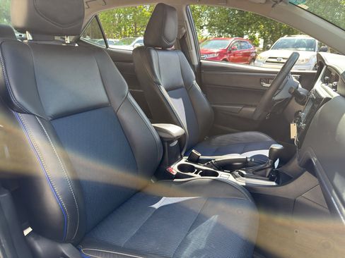 Used 2018 Toyota Corolla SE FWD image 17