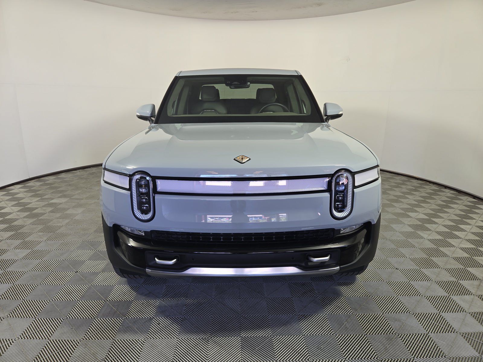 Used 2024 Rivian R1T Adventure Dual AWD/4WD image 8