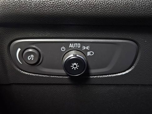 Used 2023 Buick Envision Preferred image 22