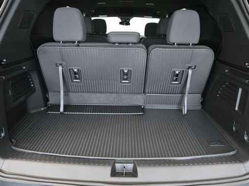 New 2026 Chevrolet Traverse LT w/ LPO, Floor Liner Package FWD image 26