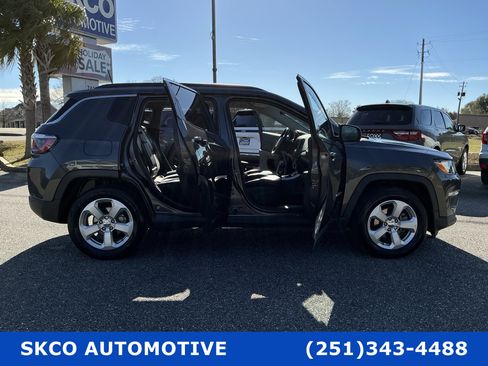 Used 2020 Jeep Compass Latitude image 33