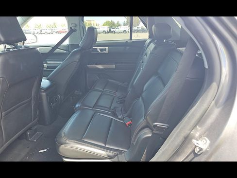 Used 2023 Ford Explorer XLT w/ Equipment Group 202A RWD image 5