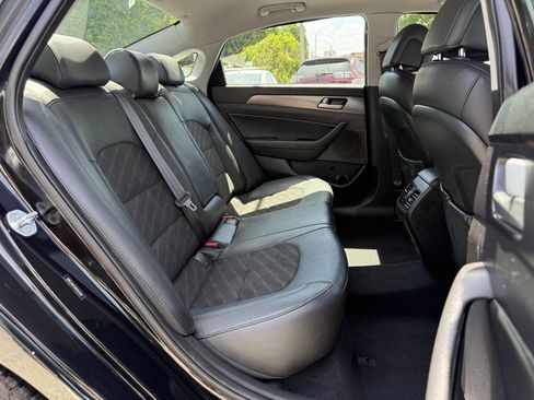 Used 2016 Hyundai Sonata Sport w/ Option Group 03 FWD image 16