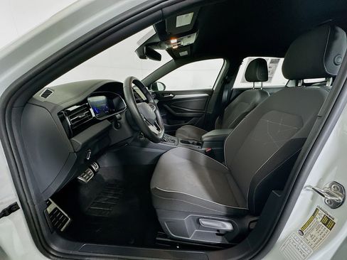 Used 2025 Volkswagen Jetta Sport image 13