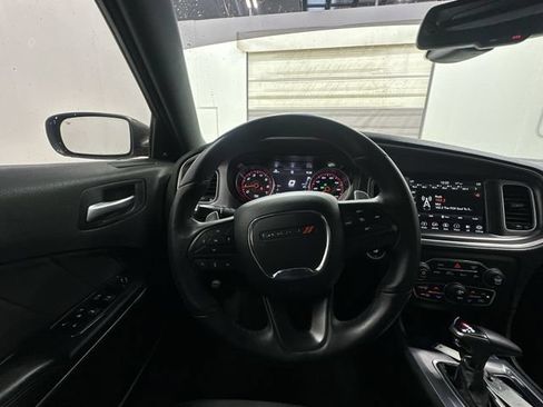 Used 2019 Dodge Charger SXT AWD/4WD image 12