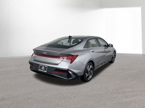 Used 2024 Hyundai Elantra Limited FWD image 13