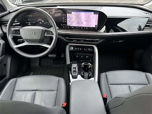 Certified 2025 Audi Q5 2.0T Premium w/ 19" Wheel Package image 16