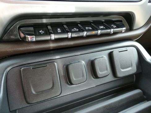 Used 2018 GMC Sierra 1500 SLT image 25