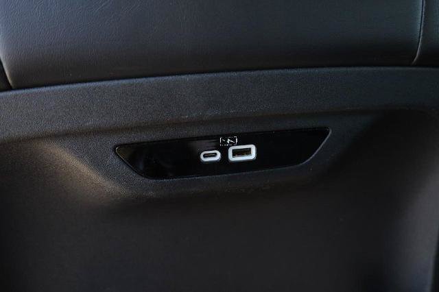 Used 2024 Chrysler Pacifica Touring-L FWD image 26