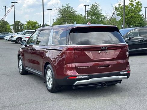 Used 2022 Kia Carnival LX FWD image 4