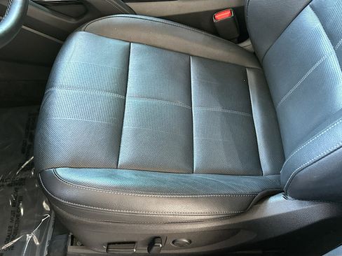 Used 2022 Kia Telluride EX w/ EX Premium Package image 19