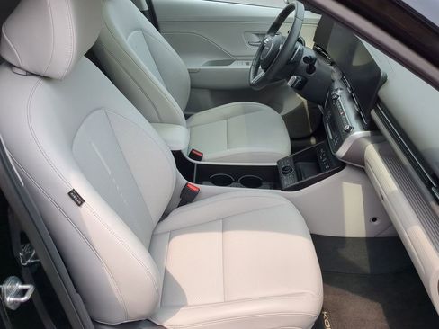 Used 2025 Hyundai Kona Limited image 17