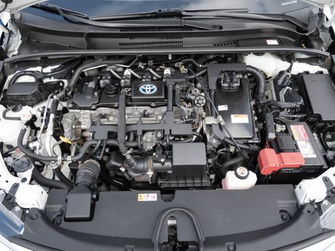 Used 2021 Toyota Corolla LE image 32