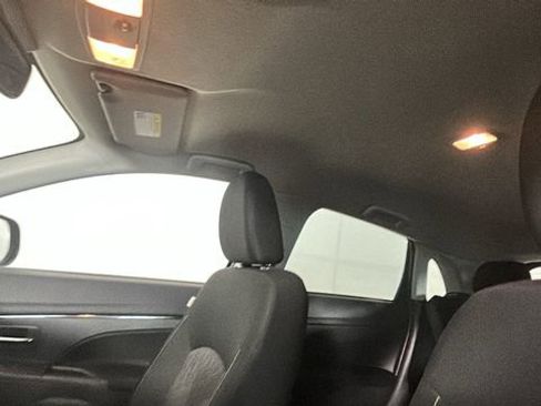 Used 2025 Mitsubishi Outlander Sport AWD image 12
