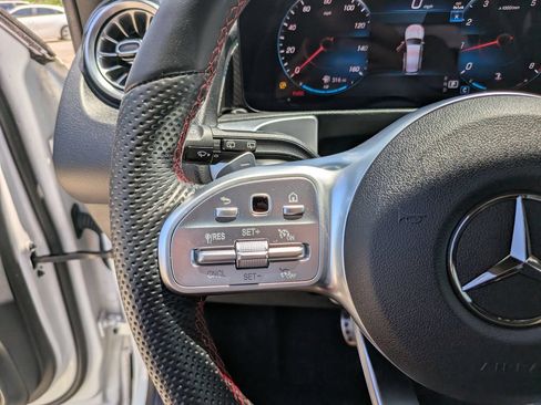 Used 2023 Mercedes-Benz GLB 250 image 30