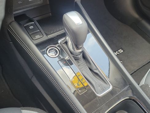 Used 2023 Nissan Kicks SR w/ SR Premium Package FWD image 36