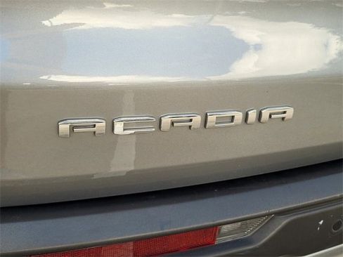 Used 2025 GMC Acadia Elevation image 21
