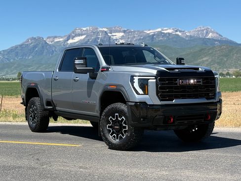 Used 2025 GMC Sierra 2500 AT4X AWD/4WD image 1
