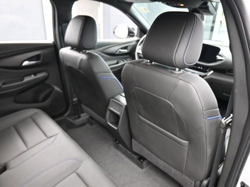 Used 2024 Buick Envista Sport Touring w/ Experience Buick Package image 43