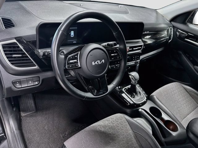 Used 2025 Kia Seltos S AWD/4WD image 9