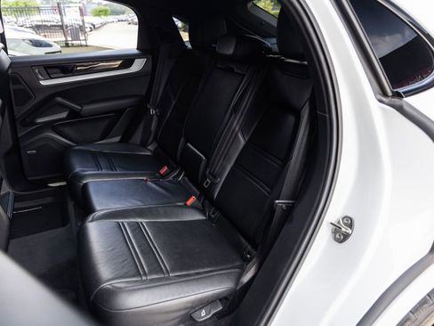 Certified 2024 Porsche Cayenne Coupe image 36