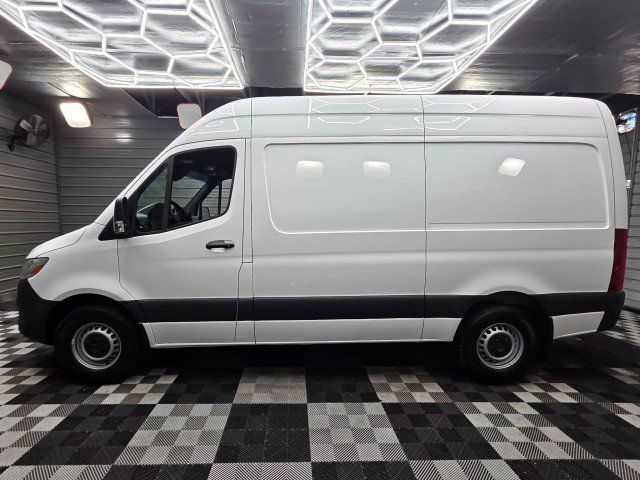 Used 2024 Mercedes-Benz Sprinter 2500 image 9