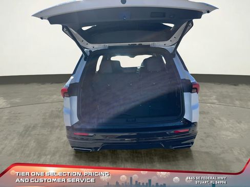 New 2025 Buick Enclave Sport Touring w/ Super Cruise Package image 9