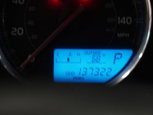 Used 2014 Toyota RAV4 Limited w/ Technology Package AWD/4WD image 5