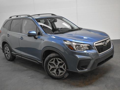 Used 2020 Subaru Forester Premium image 1