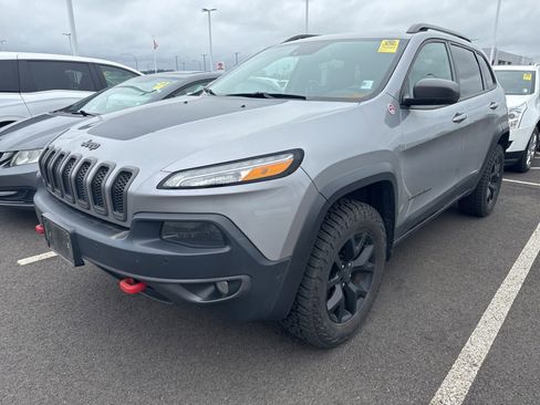 Used 2016 Jeep Cherokee Trailhawk w/ Comfort/Convenience Group AWD/4WD image 1