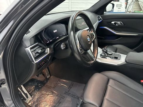 Used 2021 BMW 330i Sedan w/ M Sport Package image 9