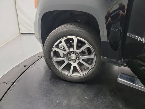 Used 2021 GMC Canyon Denali image 29