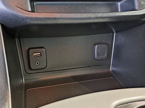 Used 2016 Chevrolet Colorado LT image 17