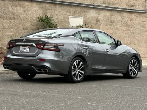 Used 2021 Nissan Maxima 3.5 SV w/ Floor Mat Group FWD image 3
