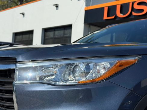 Used 2016 Toyota Highlander XLE AWD/4WD image 32