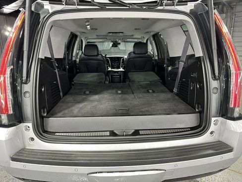 Used 2017 Cadillac Escalade Luxury AWD/4WD image 43