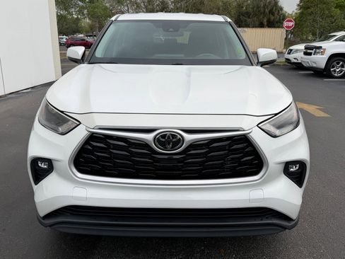 Used 2023 Toyota Highlander LE image 6
