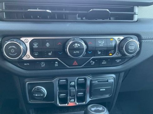 Used 2024 Jeep Wrangler Unlimited Sahara w/ Safety Group AWD/4WD image 7