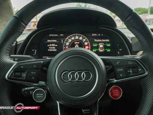Used 2017 Audi R8 V10 w/ Carbon Exterior Package AWD/4WD image 31
